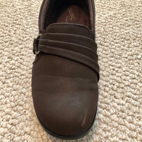 Easy Street Comfort Wave Brown Slip On Shoe - Picture 6 of 11